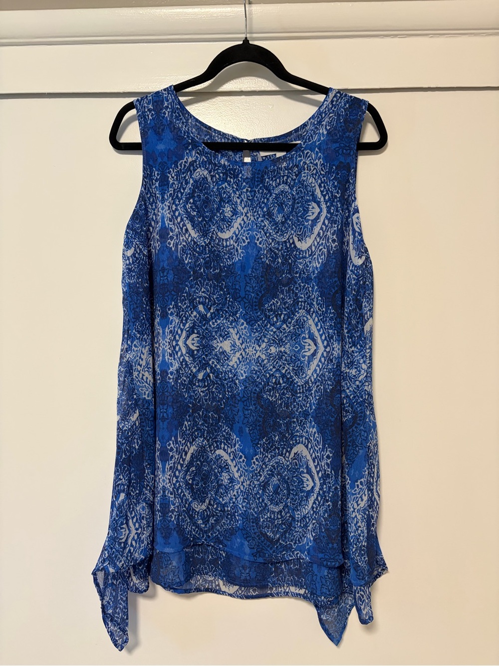 FeverSleeveless Blue Printed Handkerchief Hem Top LARGE